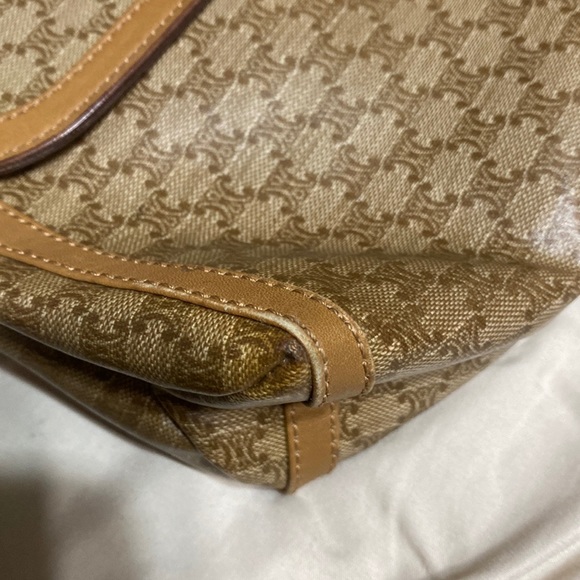 Celine crossbody bag- authentic with very minimal signs of use. - Picture 8 of 17